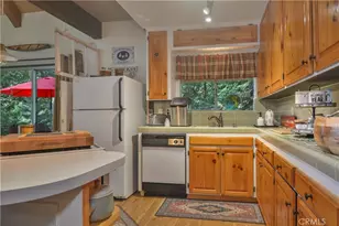 307 Pioneer Rd, Lake Arrowhead, CA 92352 - Photo 7