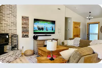 187 Dixie Lee Lane, Sugarloaf, CA 92386 - Photo 7