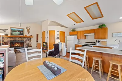 23774 Lakeview Drive, Crestline, CA 92325 - Photo 5