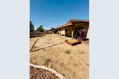 13925 Burning Tree Drive, Victorville, CA 92395 - Photo 31