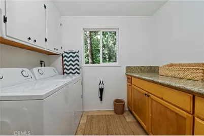 27828 Rainbow Drive, Lake Arrowhead, CA 92352 - Photo 25