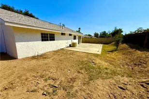 7702 Newport Ct, Fontana, CA 92336 - Photo 15