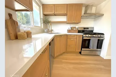 7702 Newport Ct, Fontana, CA 92336 - Photo 7