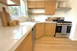 7702 Newport Ct, Fontana, CA 92336 - Photo 7