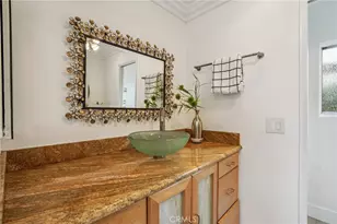 8400 De Longpre Ave, West Hollywood, CA 90069 - Photo 27