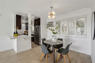 8400 De Longpre Ave, West Hollywood, CA 90069 - Photo 11