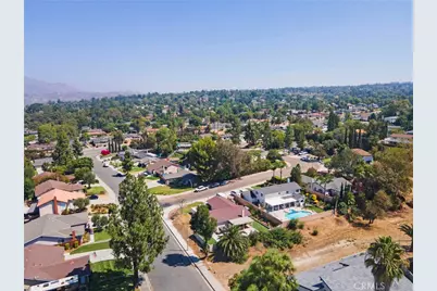 6141 Bluffwood Drive, Riverside, CA 92506 - Photo 47