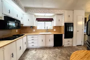 3850 Atlantic Ave, Highland, CA 92346 - Photo 9