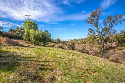 724 W Sunset Drive, Redlands, CA 92373 - Photo 9