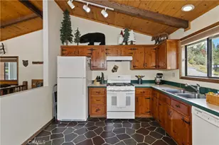 42895 Monterey, Big Bear Lake, CA 92315 - Photo 19