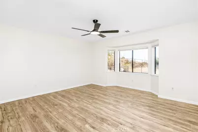 8121 Anaconda Avenue, Oak Hills, CA 92344 - Photo 25