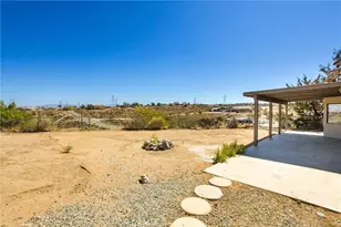 8121 Anaconda Ave, Oak Hills, CA 92344 - Photo 45