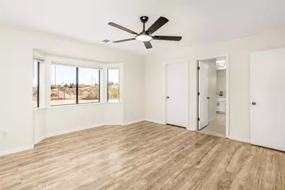 8121 Anaconda Avenue, Oak Hills, CA 92344 - Photo 27