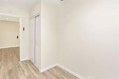 8121 Anaconda Avenue, Oak Hills, CA 92344 - Photo 35