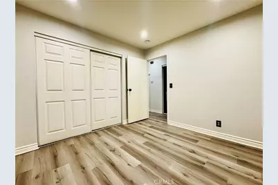 323 W 47th Place, Los Angeles, CA 90037 - Photo 13