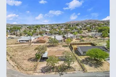 7427 Acoma Trail, Yucca Valley, CA 92284 - Photo 19