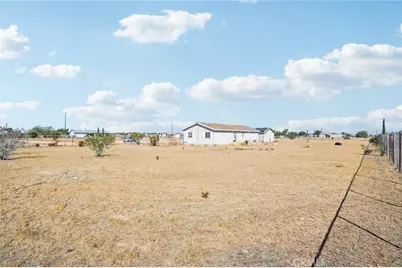 10992 10992 Tecopa Road, Apple Valley, CA 92308 - Photo 7