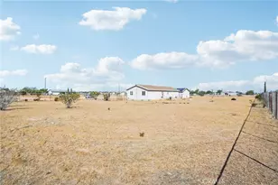 10992 10992 Tecopa Rd, Apple Valley, CA 92308 - Photo 7