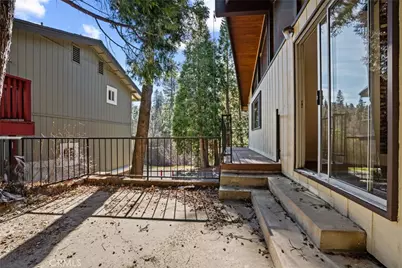 22348 Glenwood, Crestline, CA 92325 - Photo 15