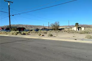 1613 Riverside Dr, Barstow, CA 92311 - Photo 1