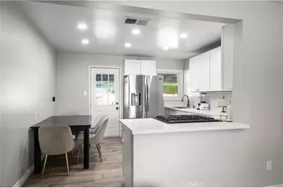 8989 Pembroke Avenue, Riverside, CA 92503 - Photo 9