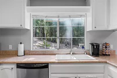 955 Teakwood Drive, Lake Arrowhead, CA 92352 - Photo 13