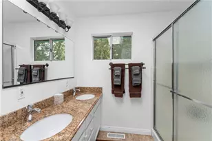 955 Teakwood Dr, Lake Arrowhead, CA 92352 - Photo 25