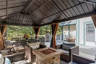 955 Teakwood Dr, Lake Arrowhead, CA 92352 - Photo 3