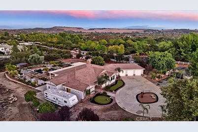 21855 The Trails Circle, Murrieta, CA 92562 - Photo 3