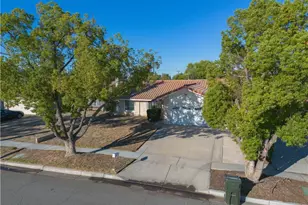 1323 Kingswood, Redlands, CA 92374 - Photo 3