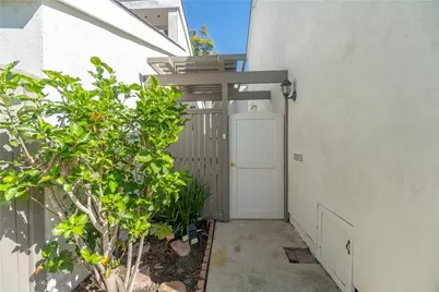 19748 Shorecliff, Huntington Beach, CA 92648 - Photo 5