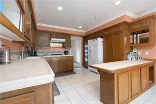 19748 Shorecliff, Huntington Beach, CA 92648 - Photo 15