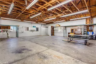 7045 Oak Hill Rd, Oak Hills, CA 92344 - Photo 25