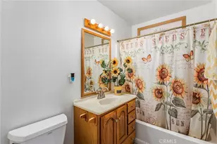 7045 Oak Hill Rd, Oak Hills, CA 92344 - Photo 19