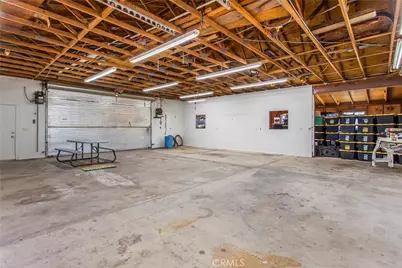 7045 Oak Hill Road, Oak Hills, CA 92344 - Photo 23