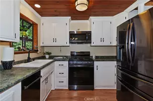 863 Oak Rd, Lake Arrowhead, CA 92386 - Photo 3