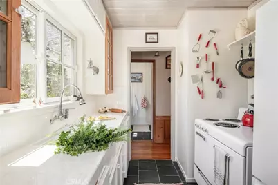 419 Hemlock, Lake Arrowhead, CA 92352 - Photo 13