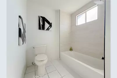 556 W 99th Street, Los Angeles, CA 90044 - Photo 19