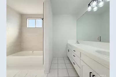 556 W 99th Street, Los Angeles, CA 90044 - Photo 41