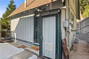 1286 Lovers Ln, Rimforest, CA 92378 - Photo 11