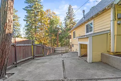784 Sierra Vista, Twin Peaks, CA 92391 - Photo 17