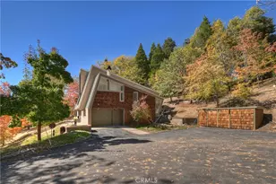 22 Holly Dr, Running Springs, CA 92382 - Photo 3