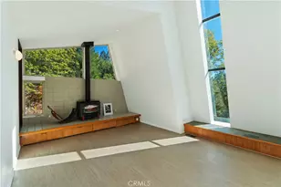 22 Holly Dr, Running Springs, CA 92382 - Photo 7