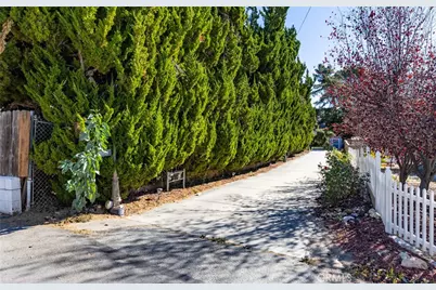 8620 Apple Tree, Cherry Valley, CA 92223 - Photo 3