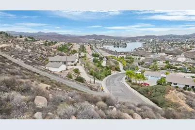 9 Via Del Lago, Lake Elsinore, CA 92532 - Photo 9