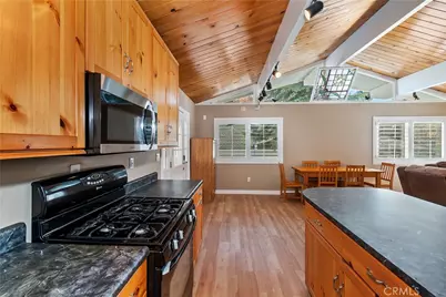 31435 Oakleaf, Running Springs, CA 92382 - Photo 11