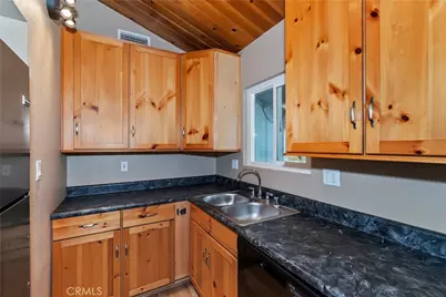 31435 Oakleaf, Running Springs, CA 92382 - Photo 9