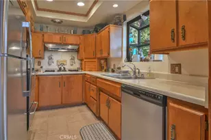 453 Oriole Dr, Twin Peaks, CA 92391 - Photo 11