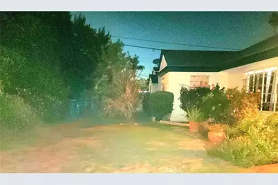 8345 Kester, Panorama City, CA 91402 - Photo 3