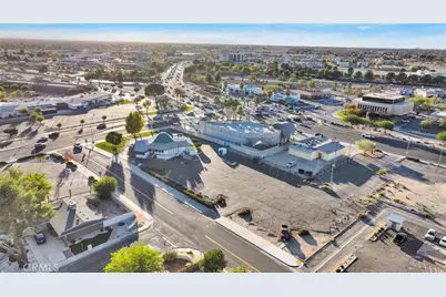 14096 Green Tree Boulevard, Victorville, CA 92395 - Photo 37